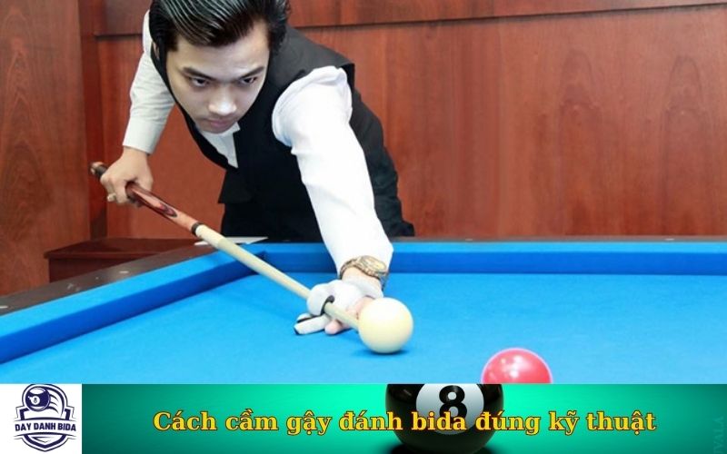 Cách cầm gậy đánh bida đúng kỹ thuật