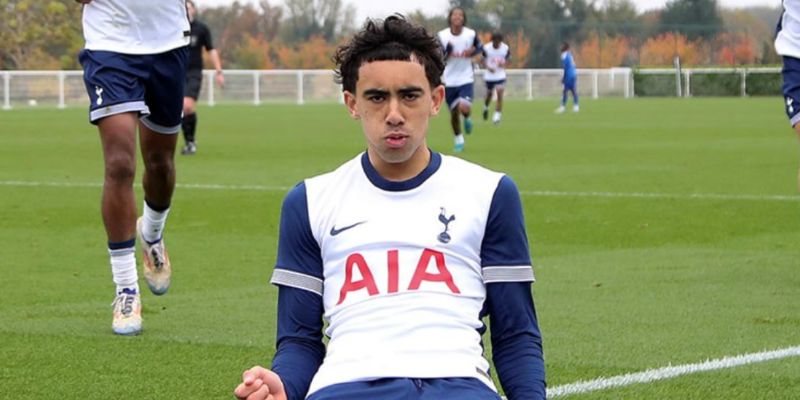 Vị thế của Luca Williams Barnett gương mặt sáng của học viện Tottenham