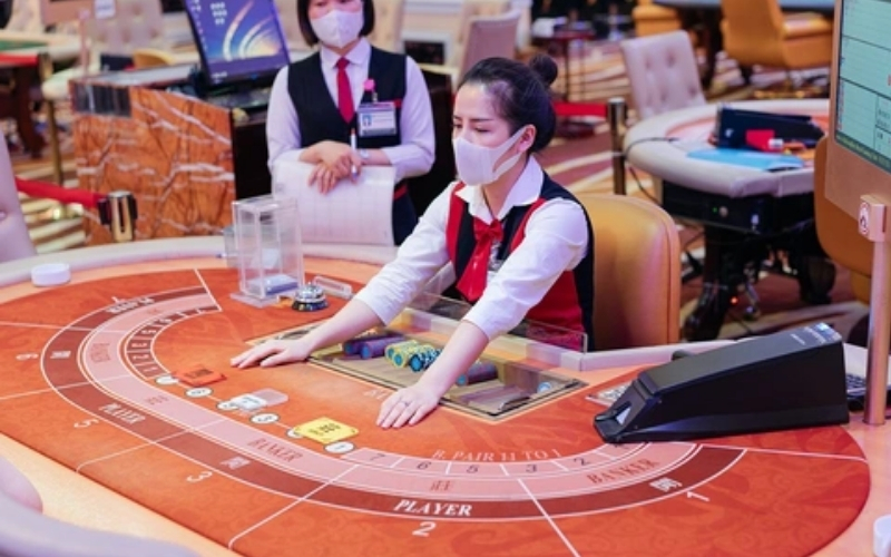 Casino Trực Tuyến (Online Casino) là gì? Sự chuyển dịch lịch sử từ vật lý sang kỹ thuật số.