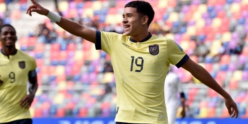 Tương lai tươi sáng của nam cầu thủ