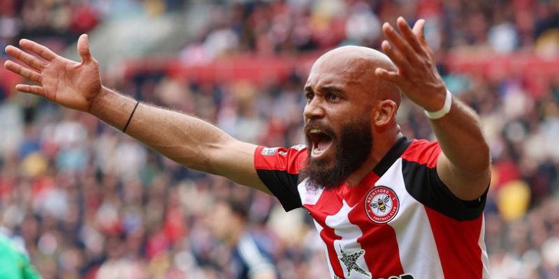 Mbeumo có thể chơi nhiều vai trò trên hàng công