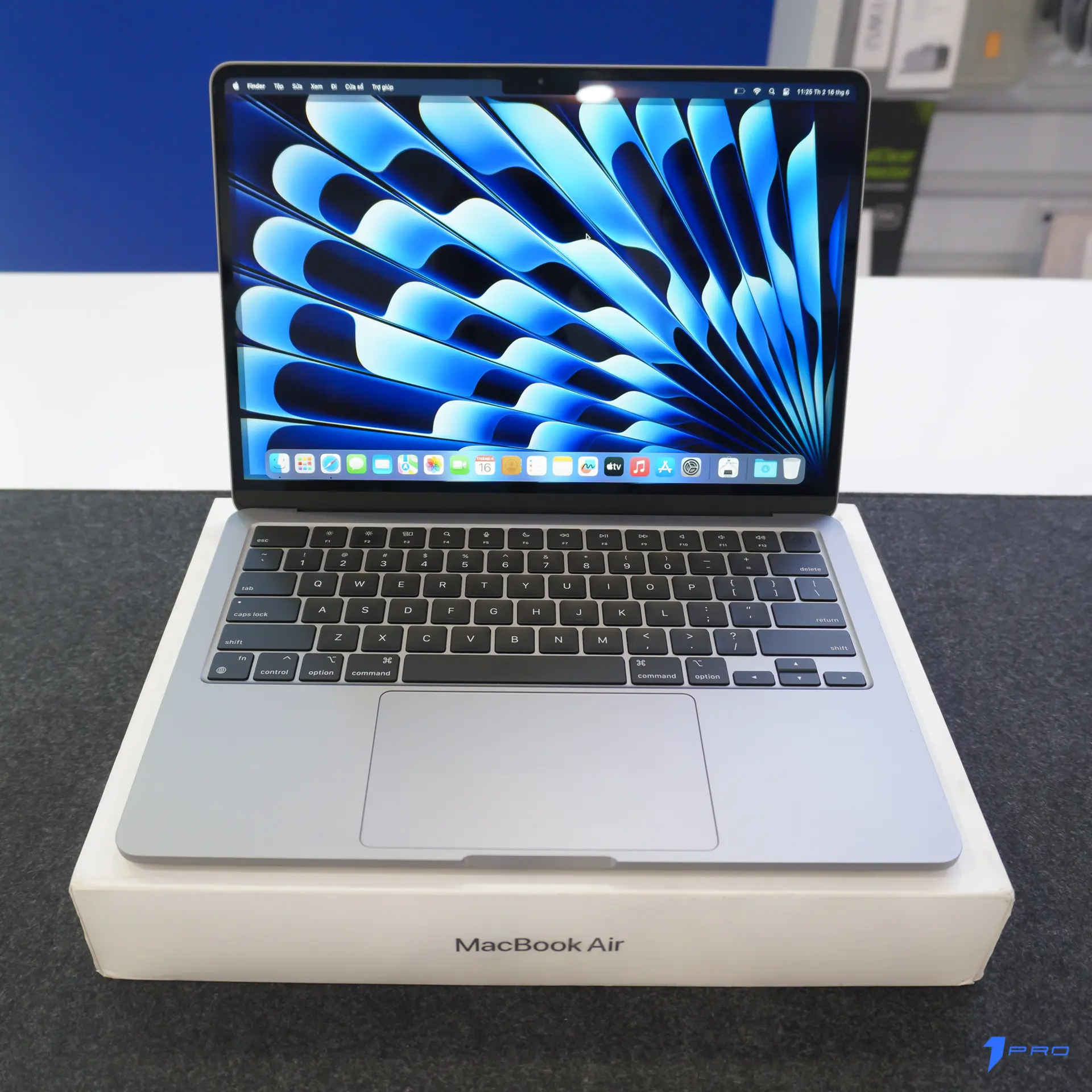 Macbook Air M4 sử dụng thực tế cho công việc hàng ngày