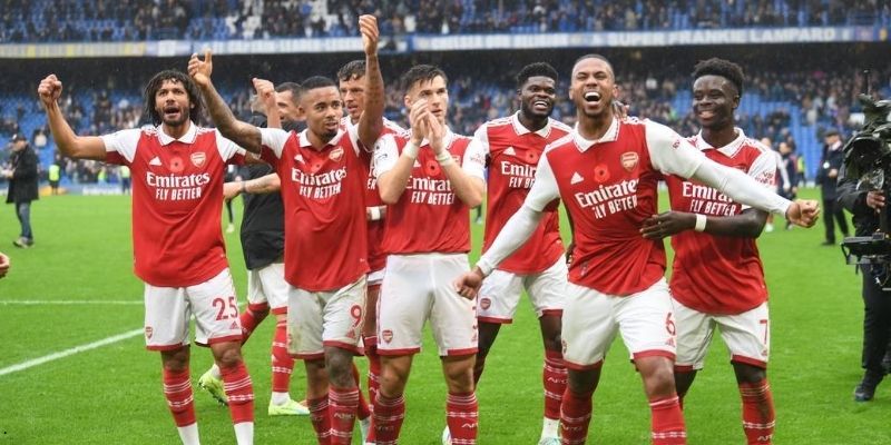 Arsenal duy trì bản sắc pressing nhờ đội hình cân bằng và phù hợp