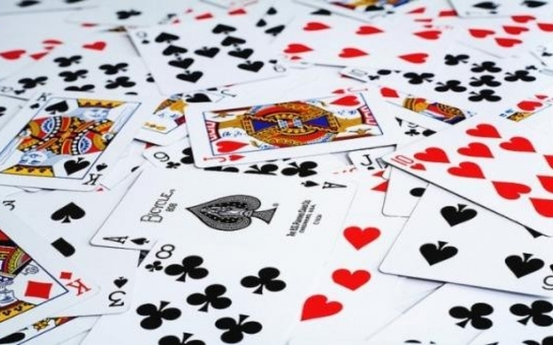 Cuộc viễn chinh của bộ bài 52 lá vào thế giới sòng bạc