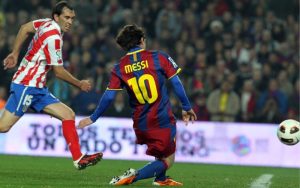 Vai trò tiền đạo lùi (Deep-lying Forward) trong liên kết lối chơi.